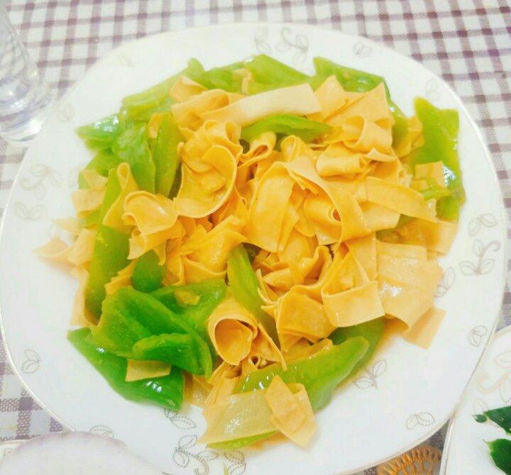 尖椒炒干豆腐