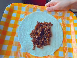 手抓饼版牛肉馅饼的做法 步骤4