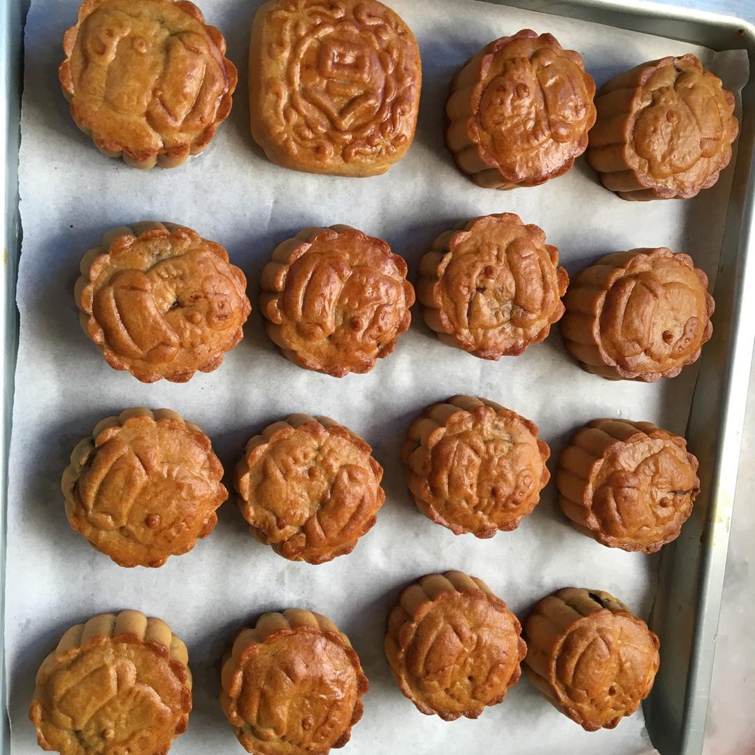 广式月饼—蛋黄莲蓉月饼