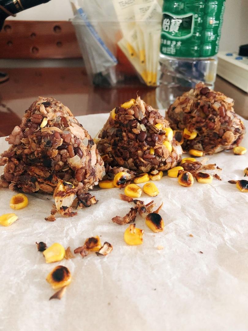 【健康·减脂】金枪鱼烤饭团🍙（200卡活力早餐）-附三角饭团速成版