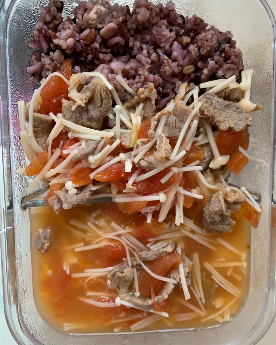 番茄金针菇牛肉煮