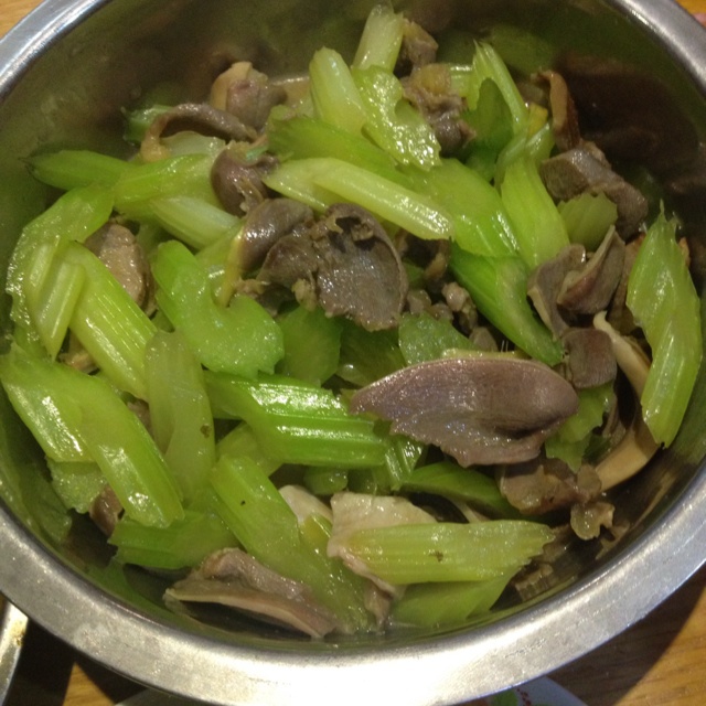 西芹炒腊肉