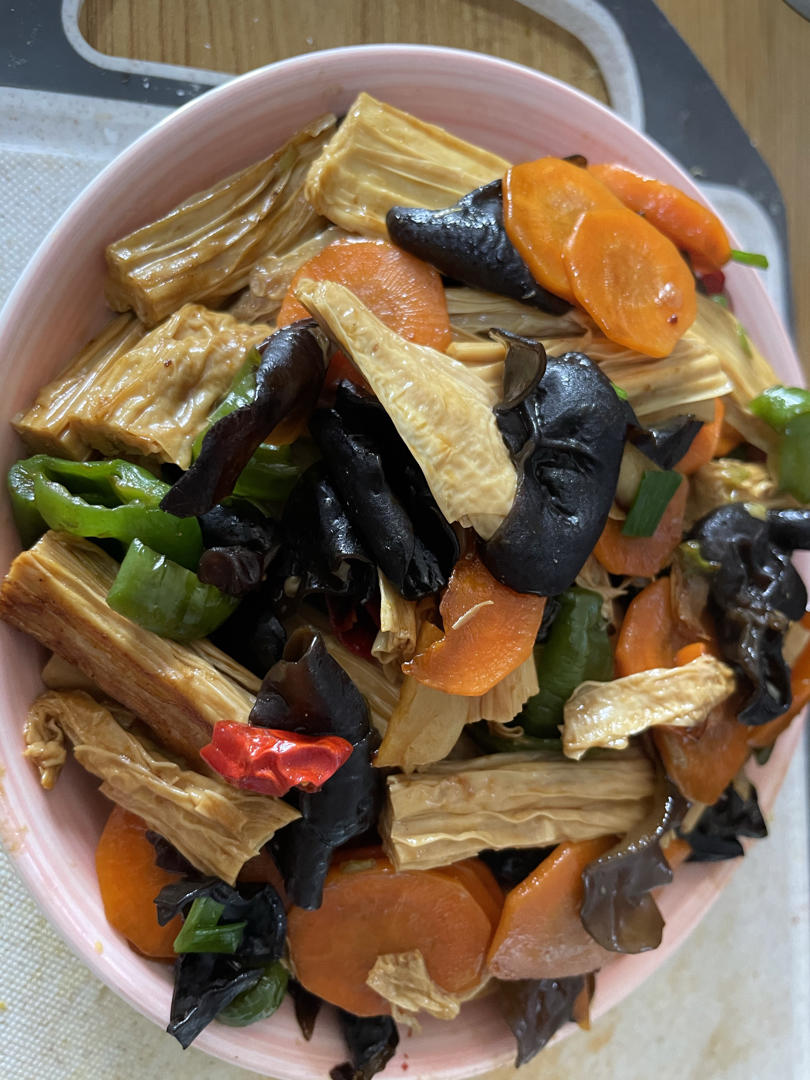 家常小炒木耳炒腐竹