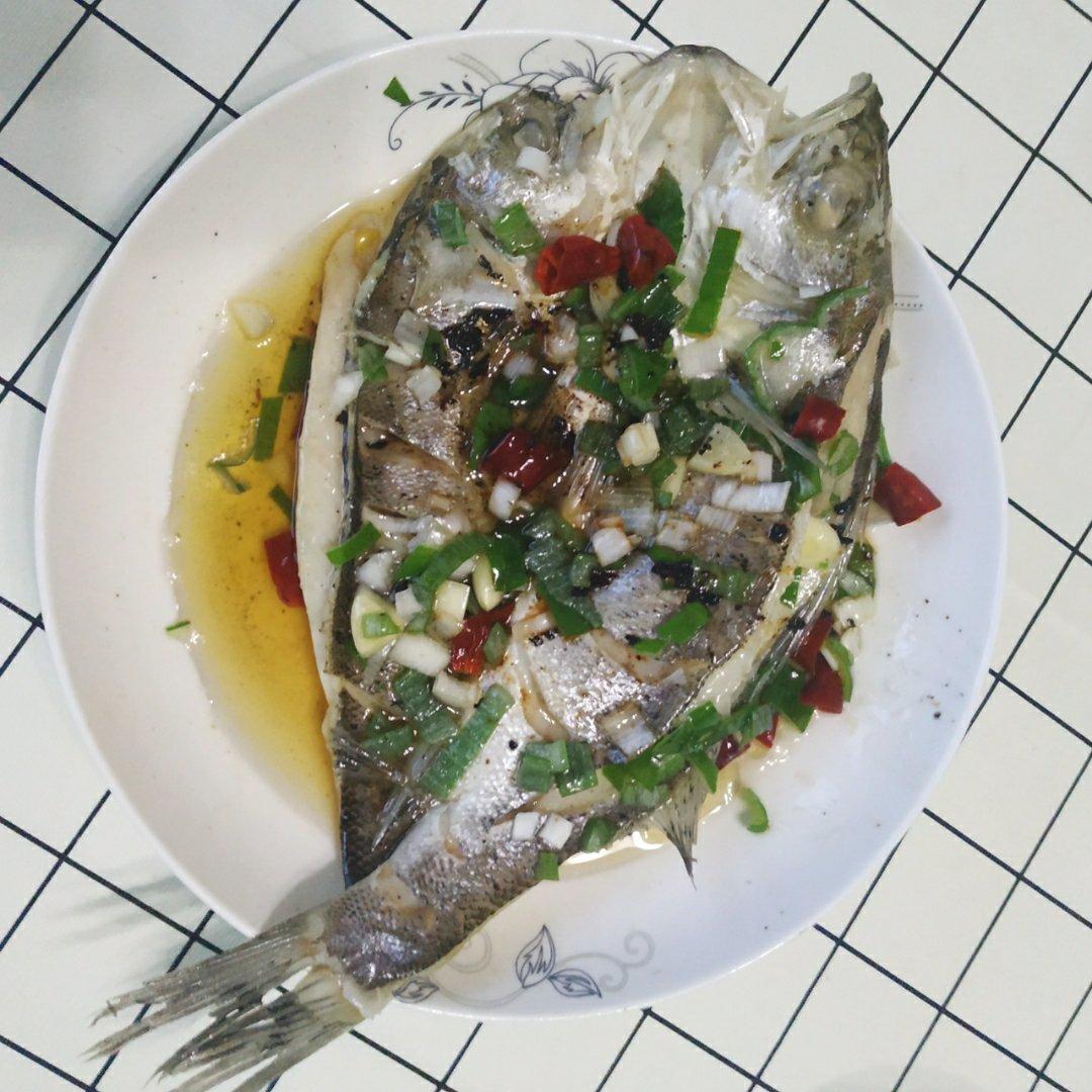 清蒸海鲈鱼