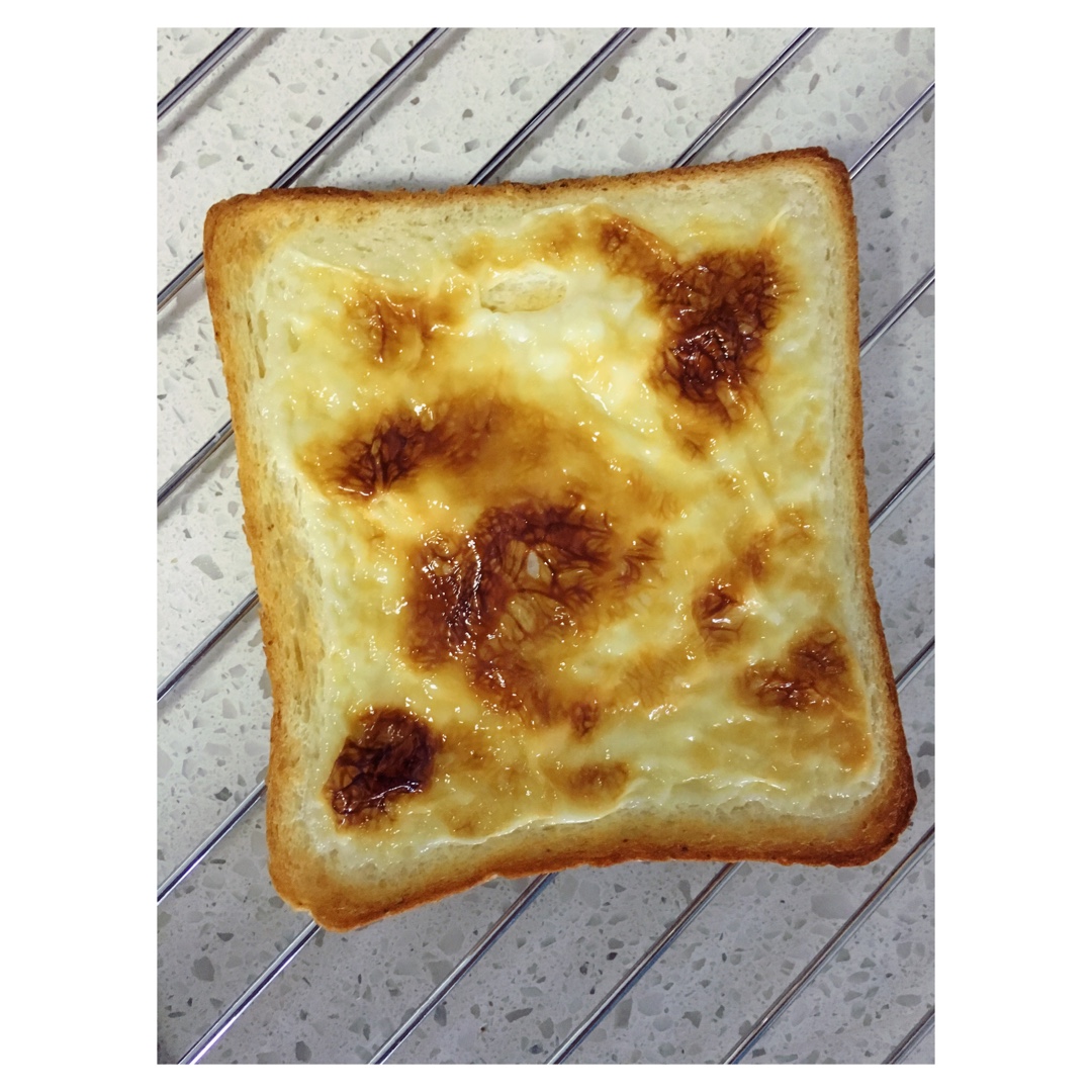 炼乳烤吐司