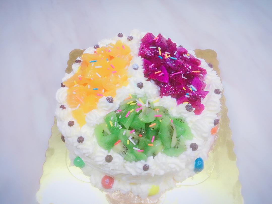 8寸水果生日蛋糕