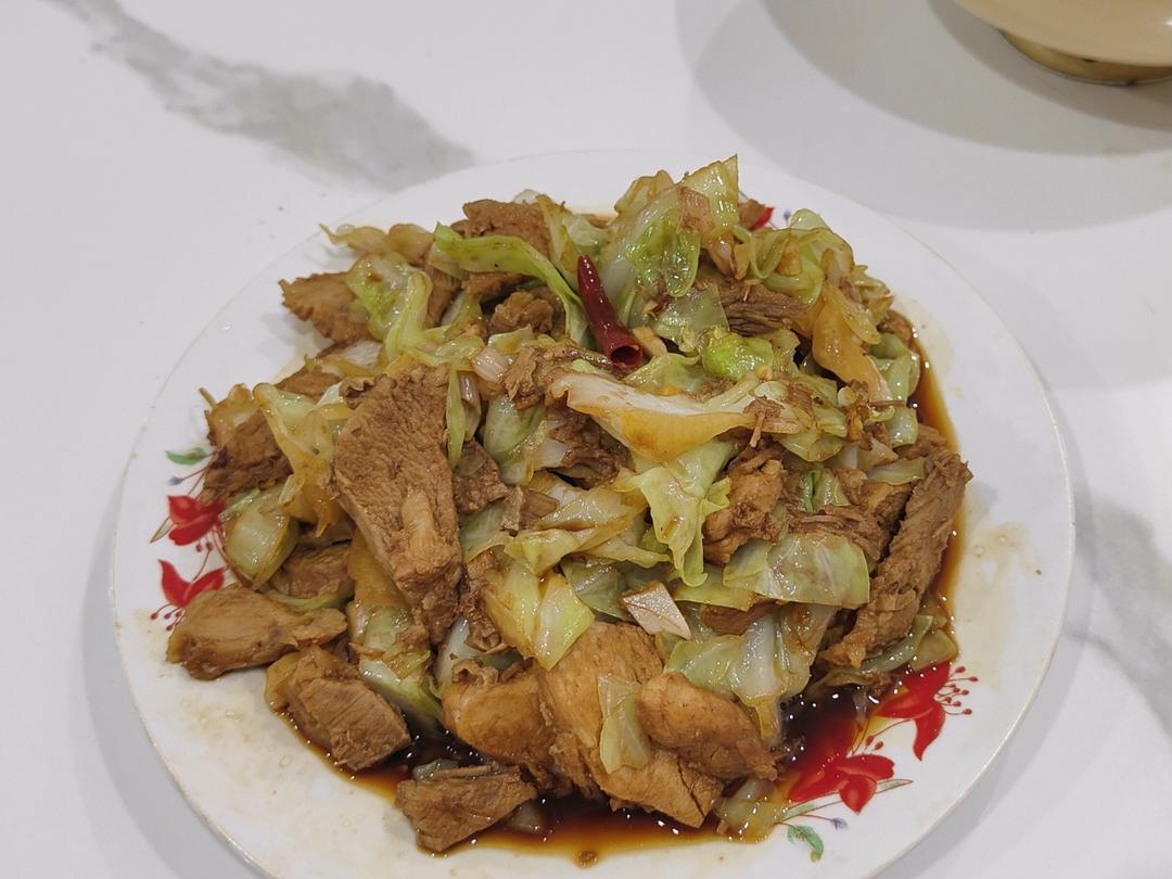 包菜炒肉