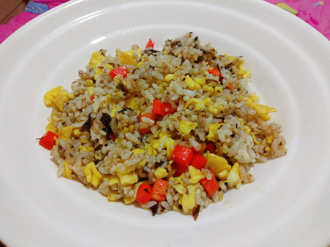 橄榄菜鸡蛋炒饭