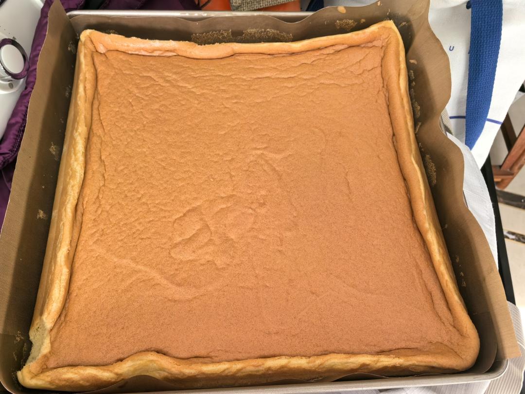 超详细的瑞士卷奶油蛋糕卷原味蛋糕卷的制作方法 饱满不掉皮不开裂（附模具换算方法）