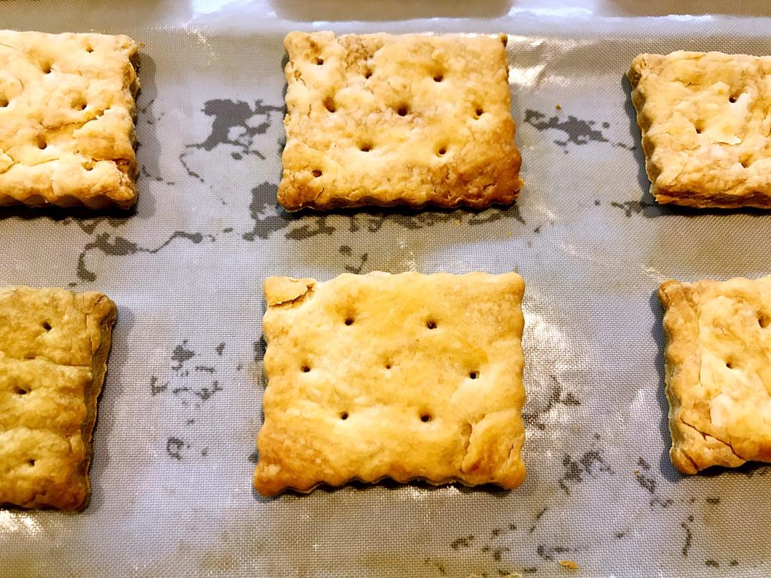 嘎嘣脆——香葱苏打饼干