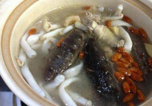 红萝卜玉米筒子骨海参汤-天热降暑