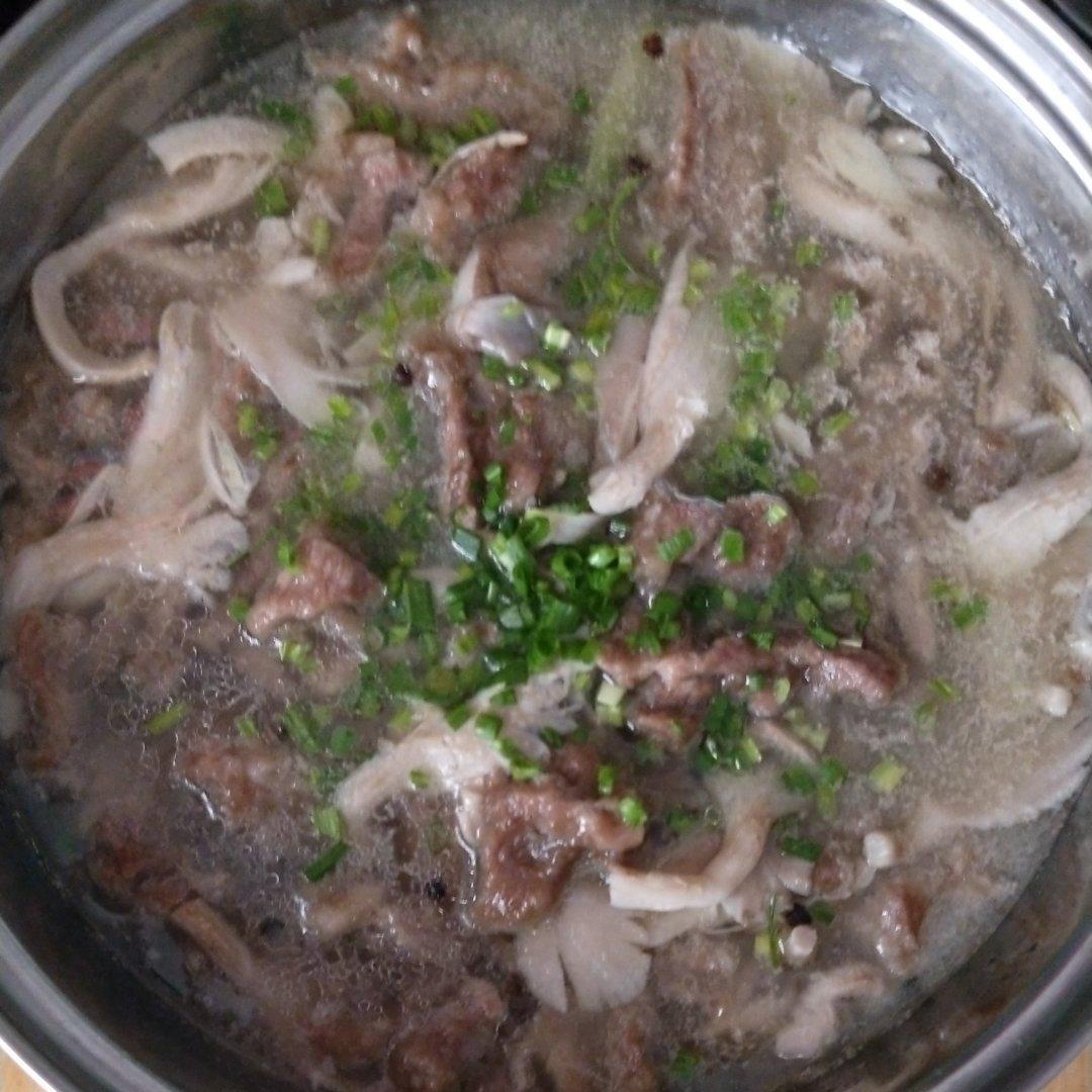 平菇肉片汤