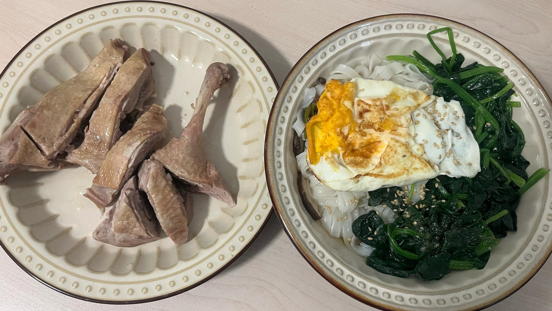 盐水鸭，不焯水，仅需一个小妙招，一只鸭腿足够有滋有味