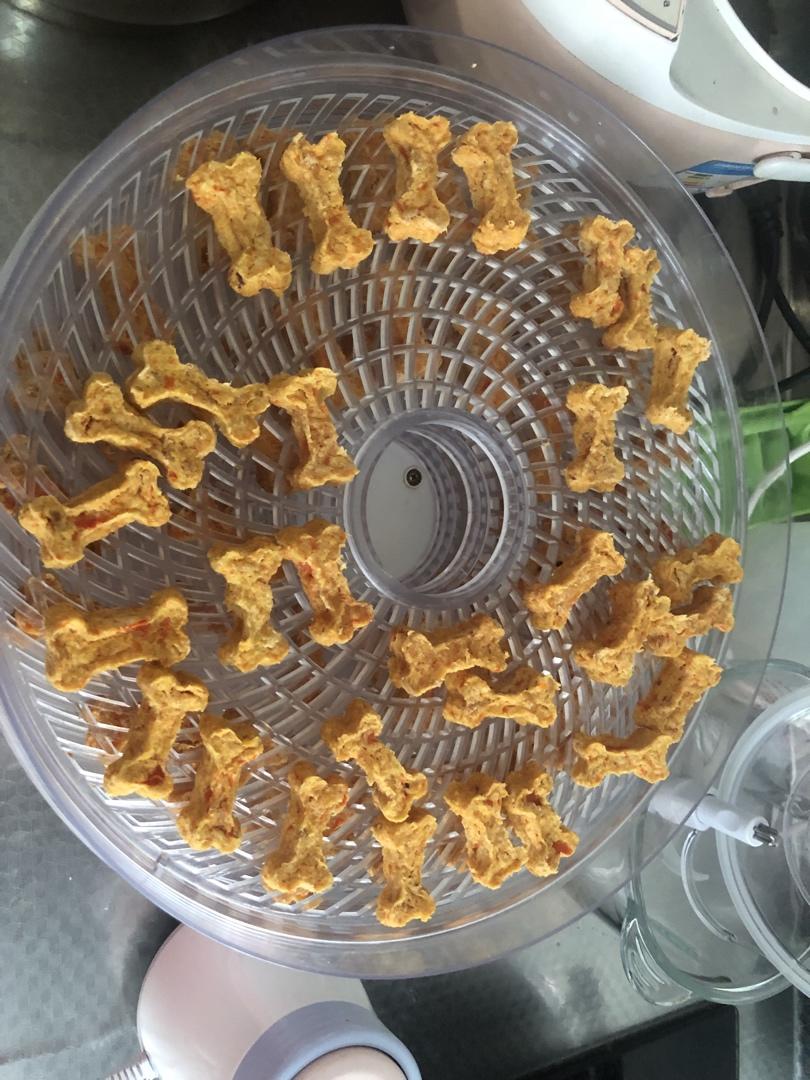 自制无添加狗狗零食——胡萝卜红薯鸡肉磨牙棒&鸭脯肉干