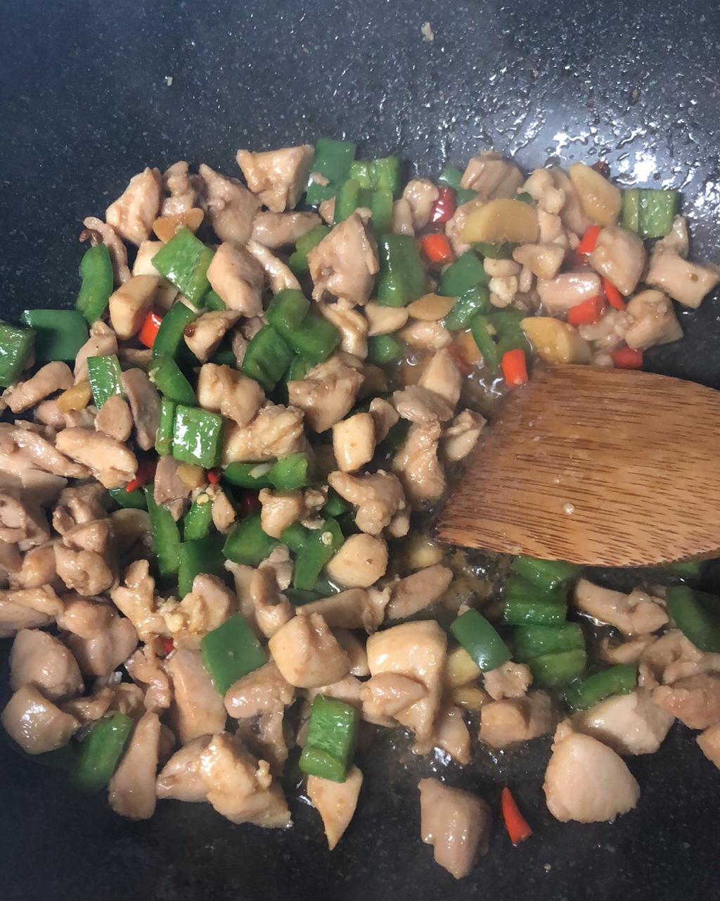 青椒炒鸡腿肉（大厨级别）
