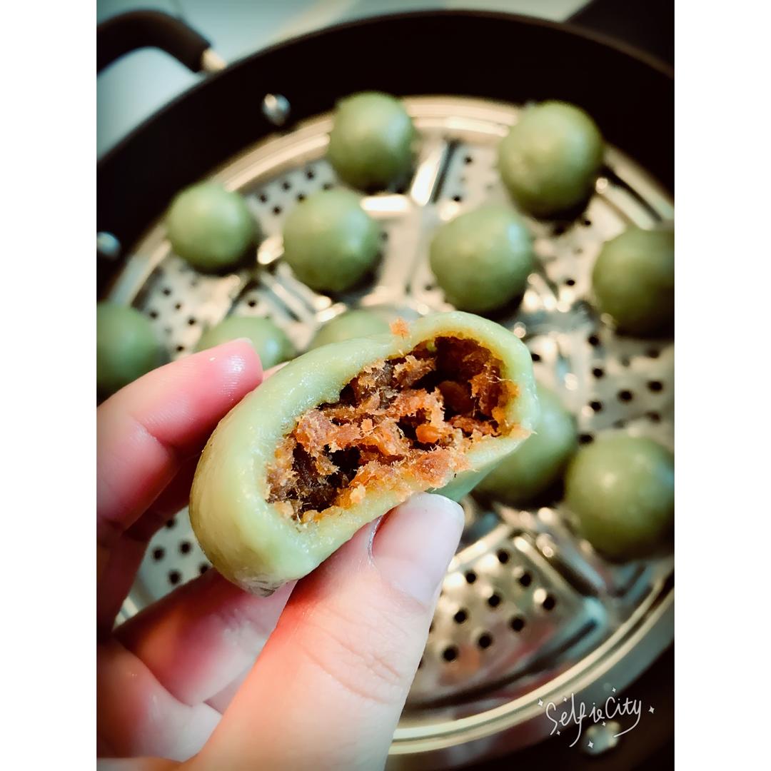 网红青团～～咸蛋黄肉松青团