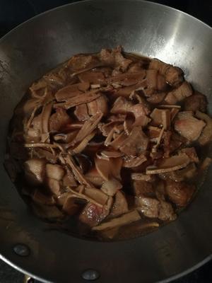 笋干面筋香菇烧肉的做法 步骤8