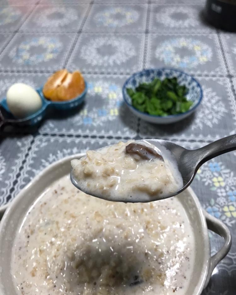 葡萄干肉桂早餐燕麦粥丨健康·三餐