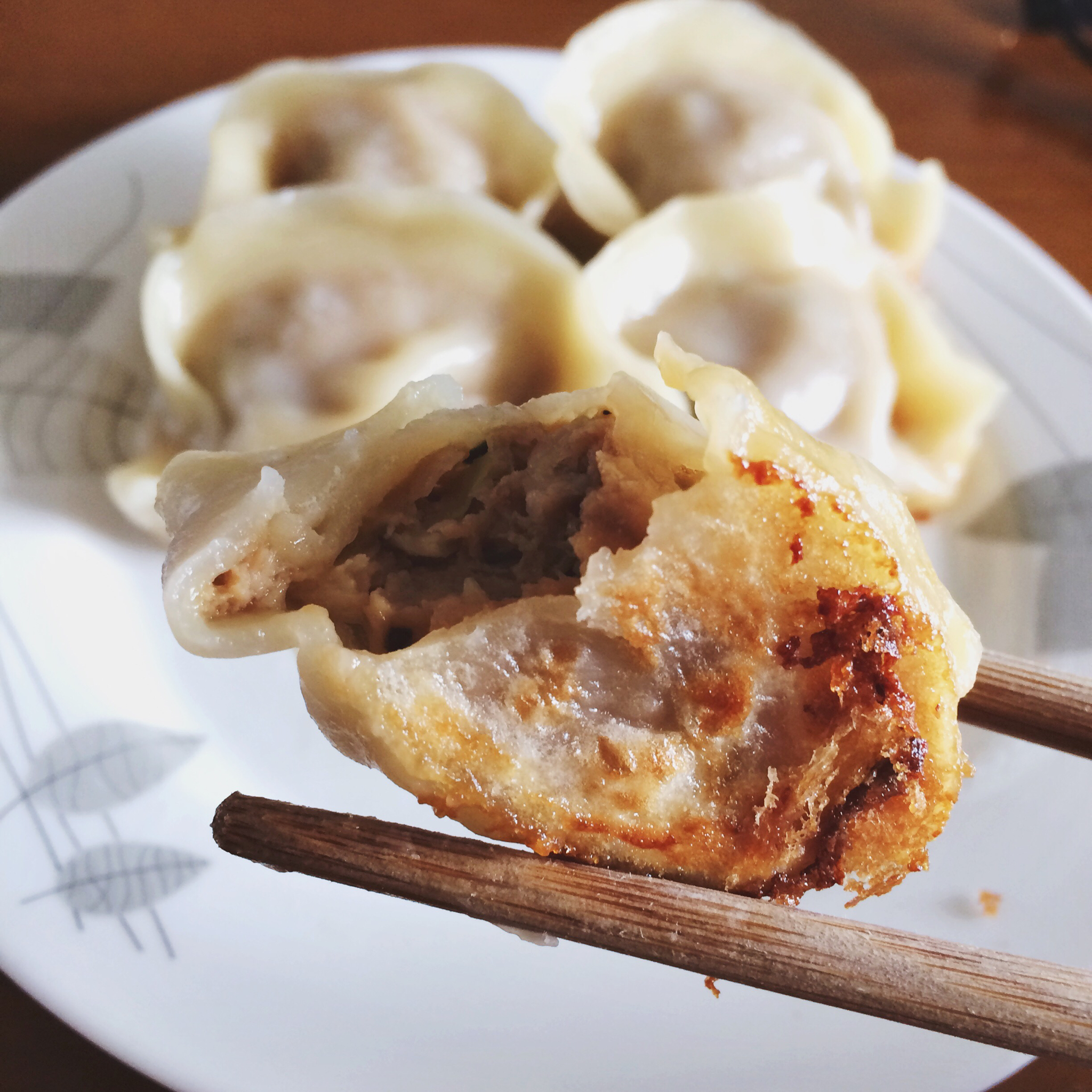 速冻水饺吃腻了吗~变锅贴吧(๑´ڡ`๑)