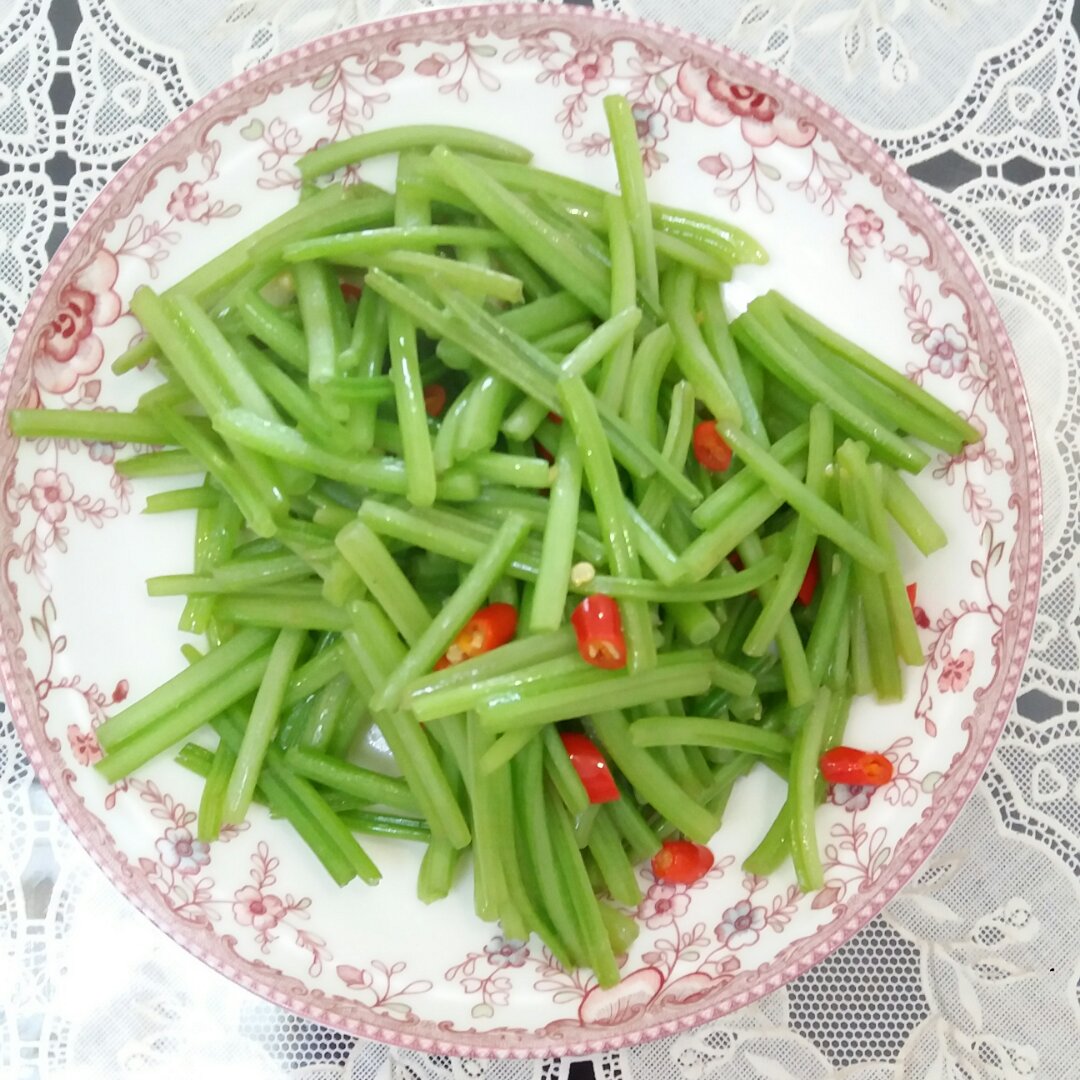 八珍汤1做的素炒红薯梗