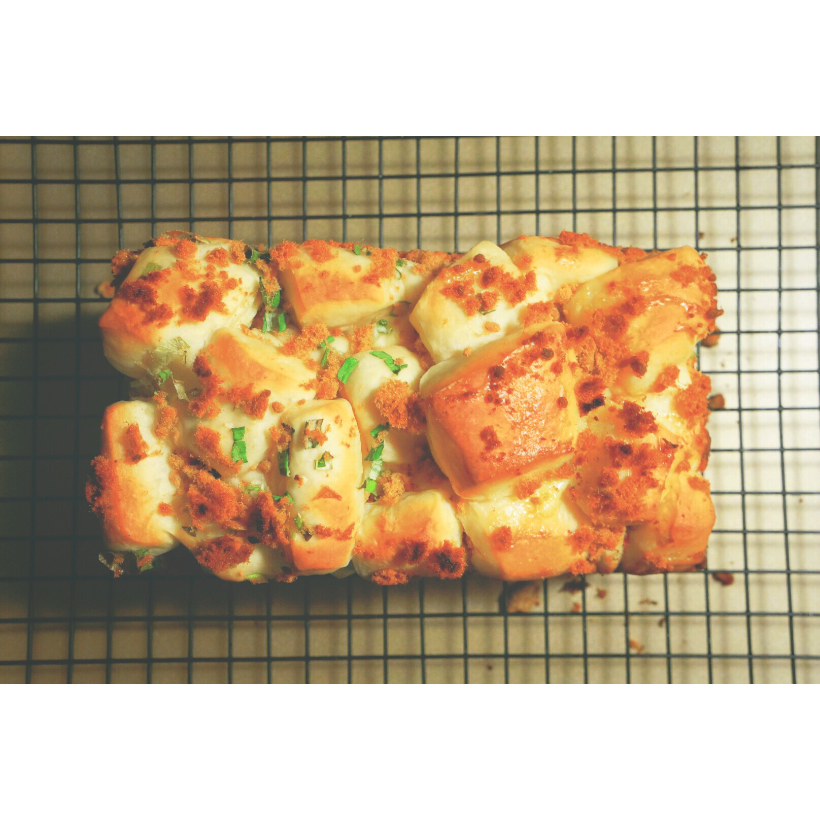 香葱肉松手撕面包