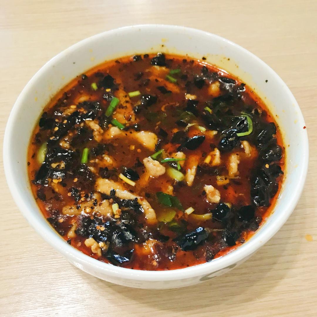 厨师长教你：“水煮肉片”的正宗做法，这味道真的很四川