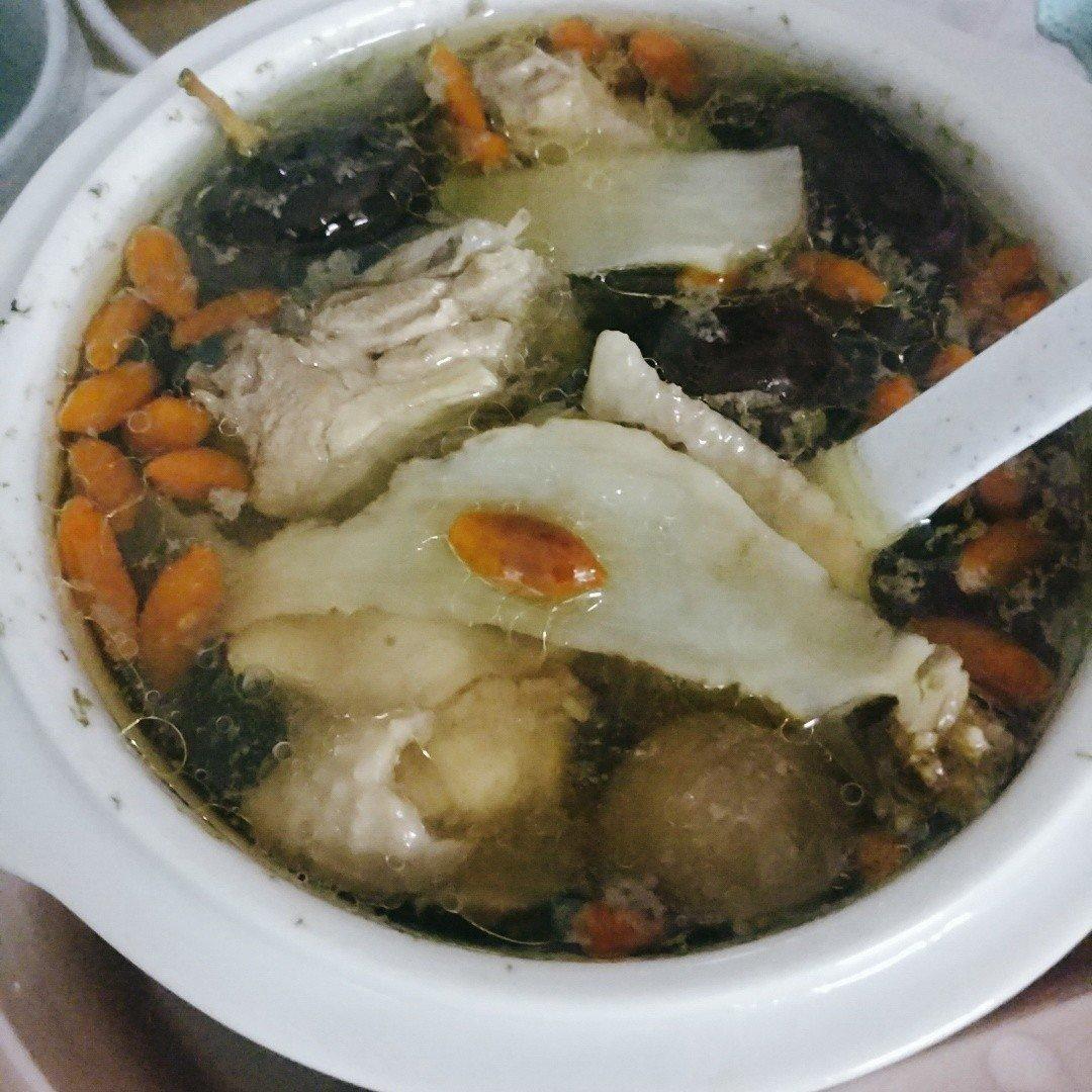 当归党参炖鸡汤