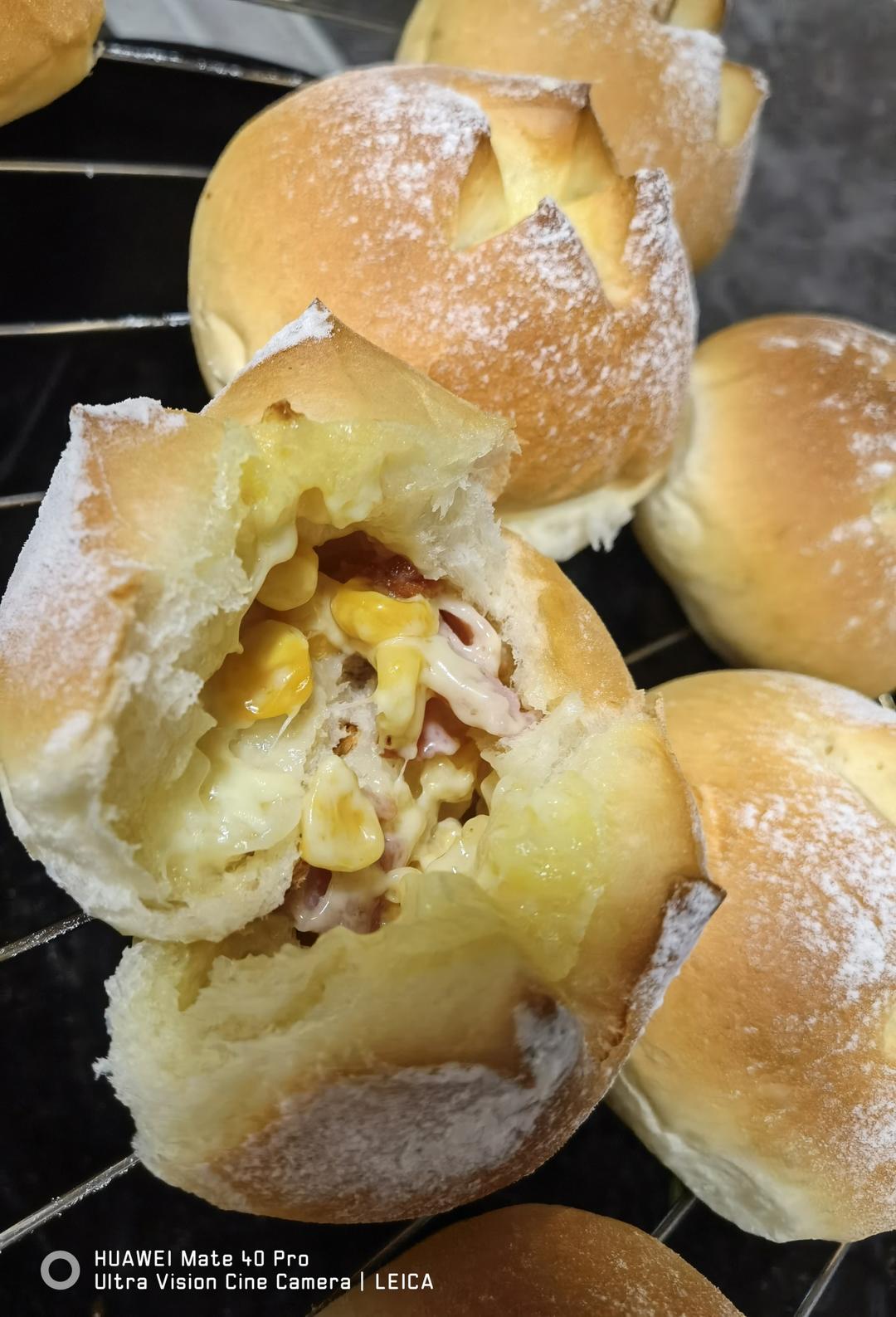 (超好吃的咸口面包）爆浆培根芝士面包