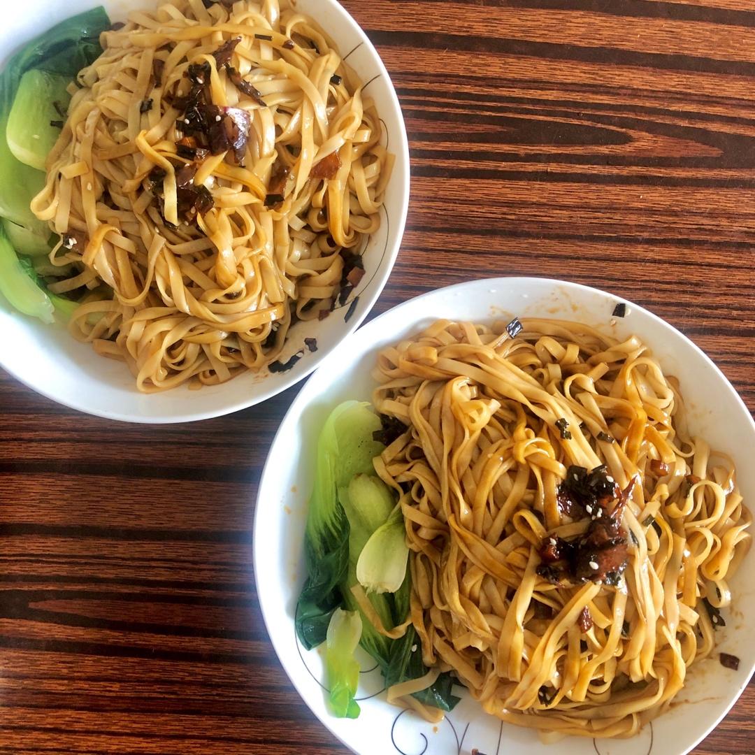 10分钟搞定的一碗葱油拌面