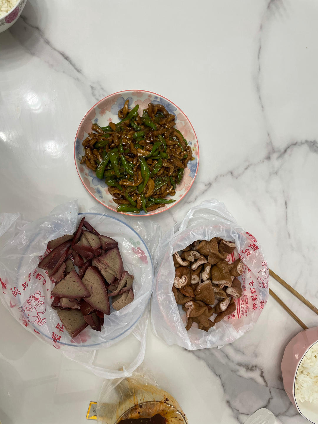 青椒肉丝，这样炒太好吃了。