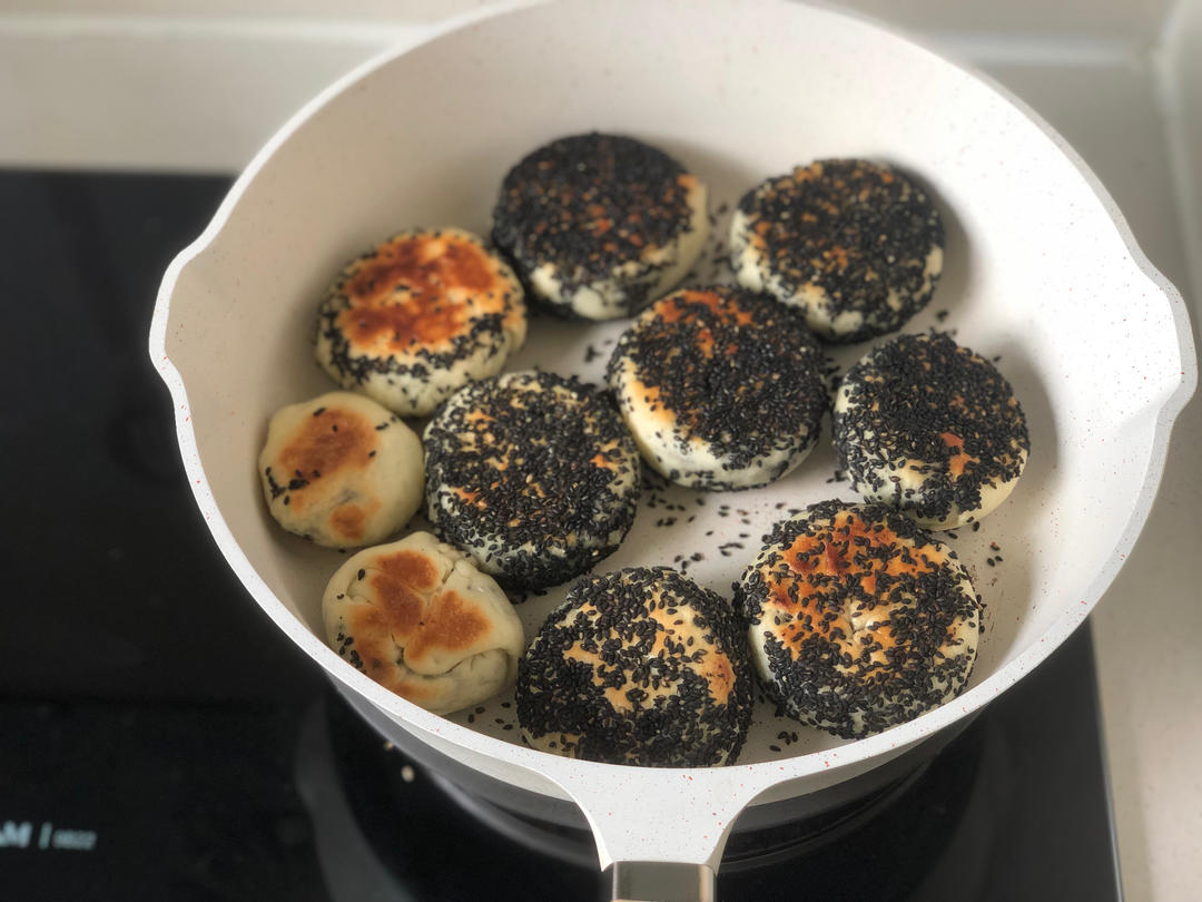 黑芝麻酱烧饼，超级香！