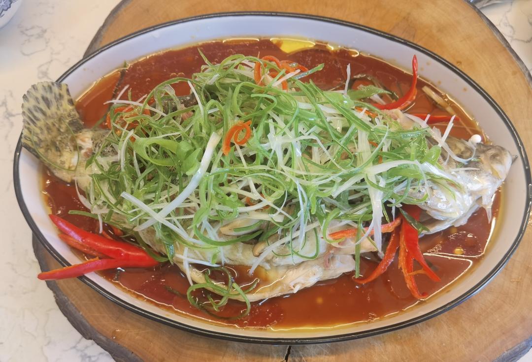 老饭骨版清蒸桂鱼做法