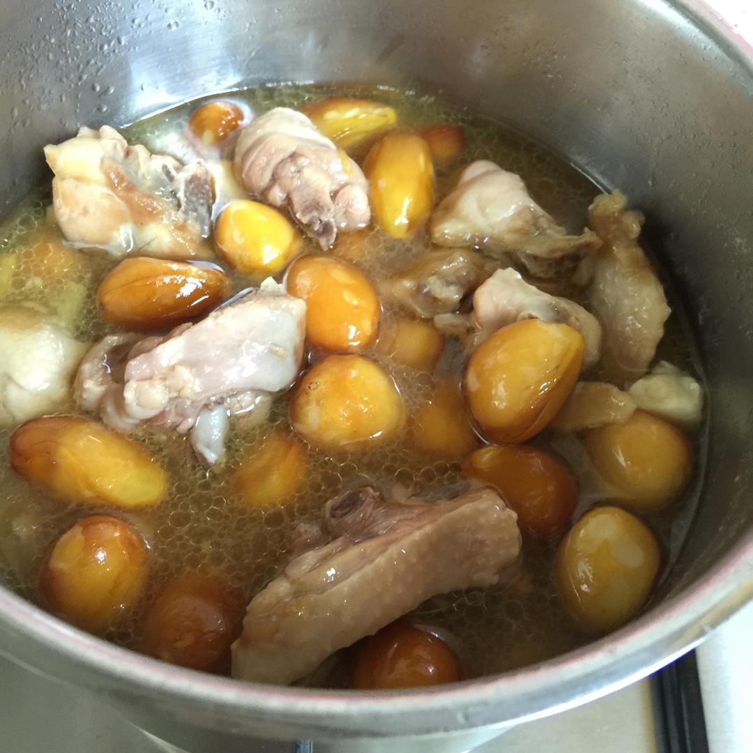 昕仔肥妈做的凤眼果焖鸡