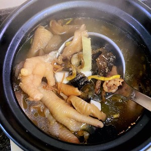 花胶海参石斛鸡脚汤的做法 步骤7