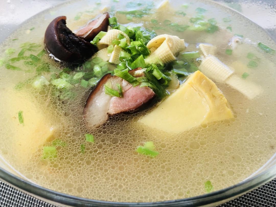 中餐｜浓郁奶白的腌笃鲜（白汤的秘密）