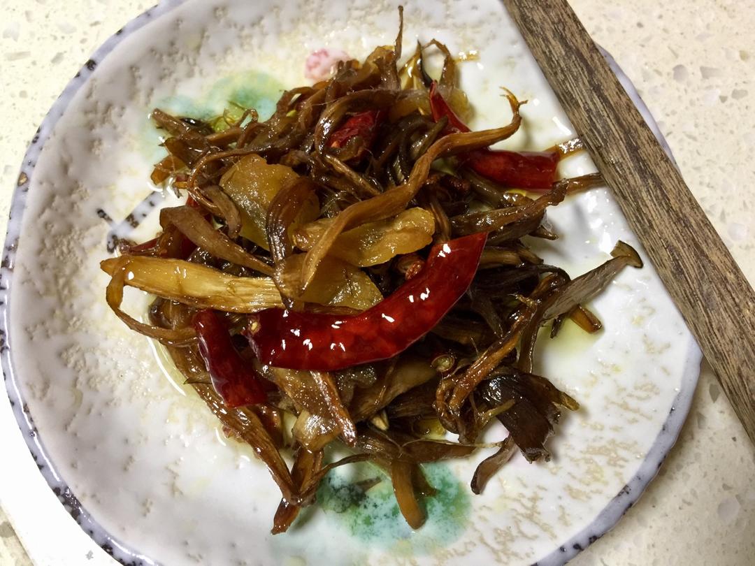 油鸡枞（滇古老油封法，慢火熬炼）