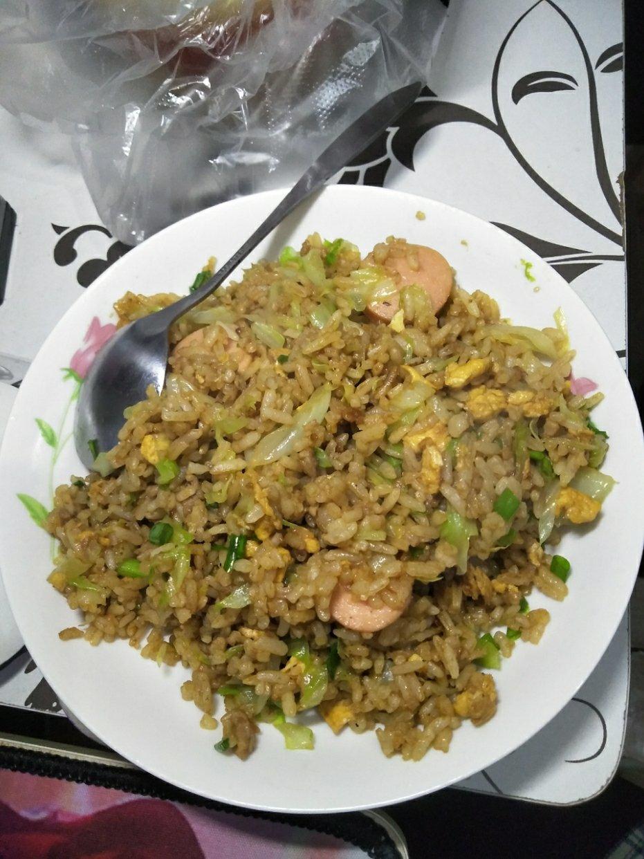 圆白菜酱油炒饭