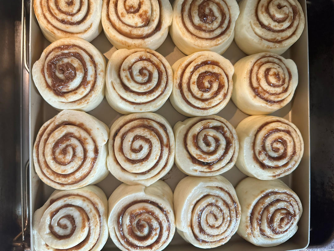 热气腾腾的肉桂卷来了
