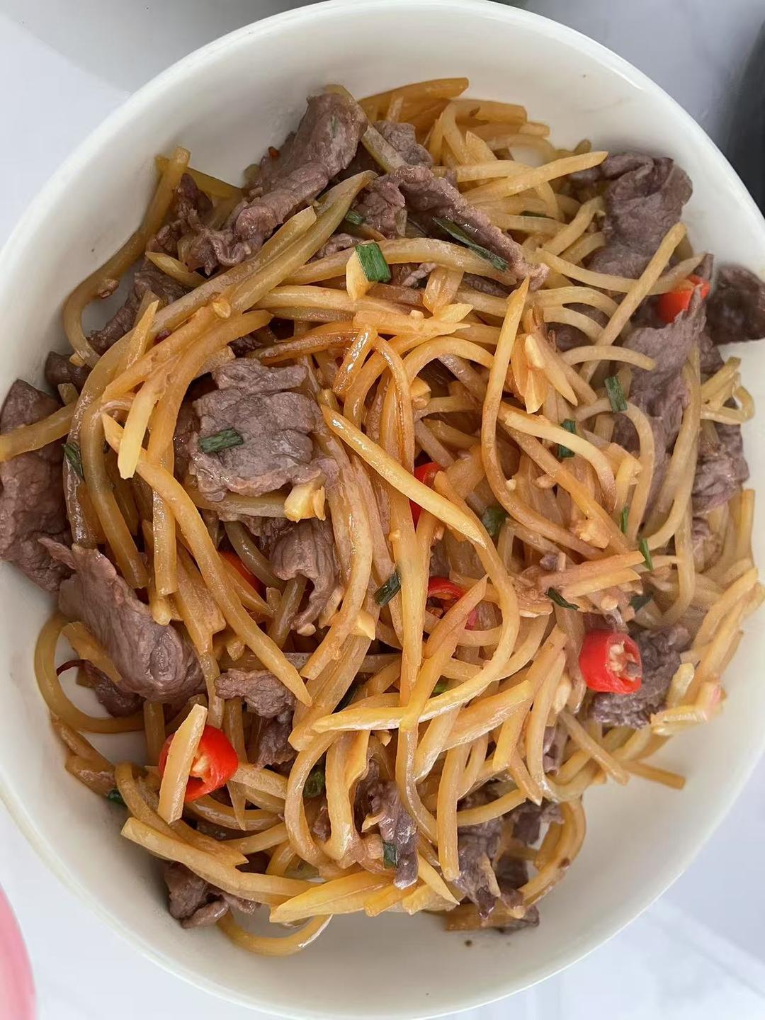 牛肉炒土豆
