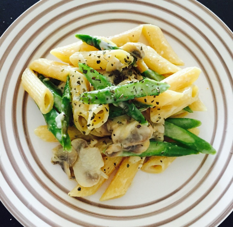 芦笋蘑菇奶油意面( Penne with Mushroom，Asparagus and Cream Sauce)