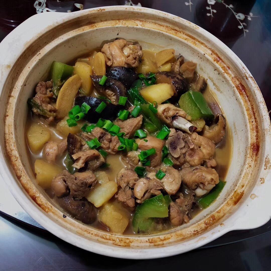 【黄焖鸡米饭】