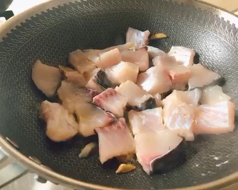 家常红烧鱼块，还原家的味道的做法 步骤5