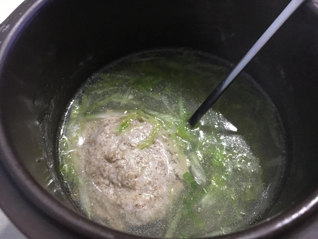 鸡蛋肉饼汤