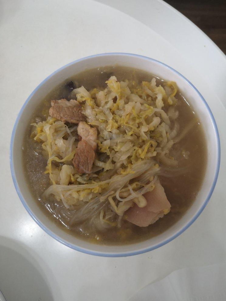 酸菜猪肉炖粉条(东北农村版，实拍不美化)