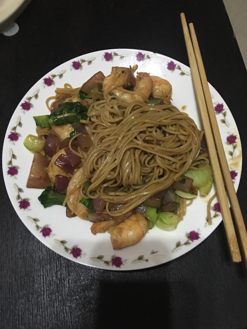 虾仁青椒荞麦面