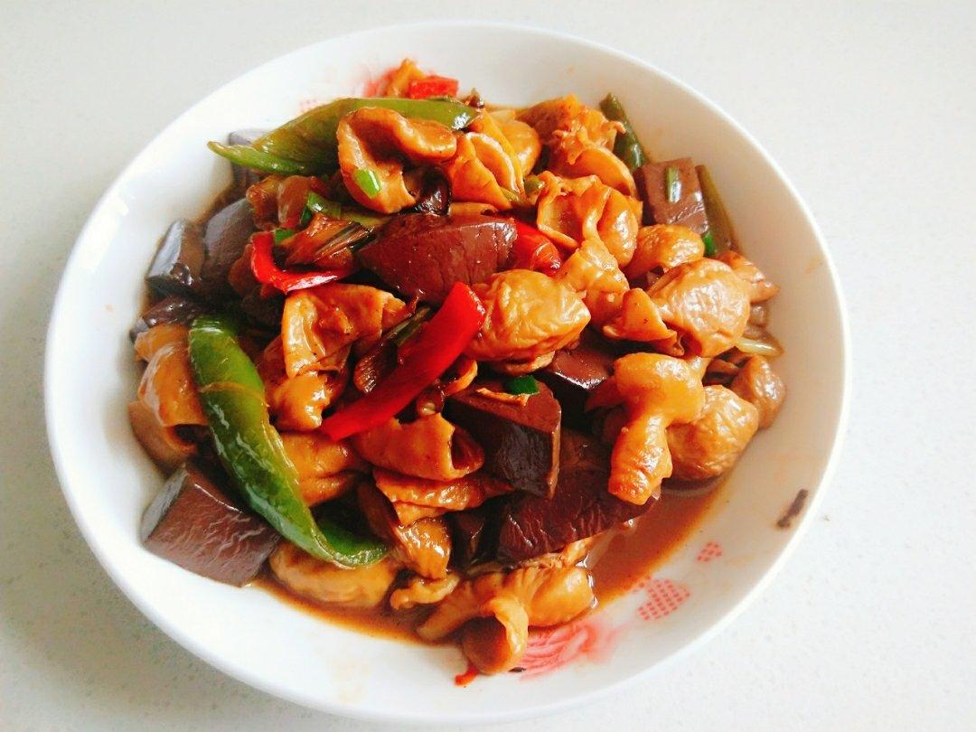 就是ai吃做的鸭血肥肠煲(闽味快手)