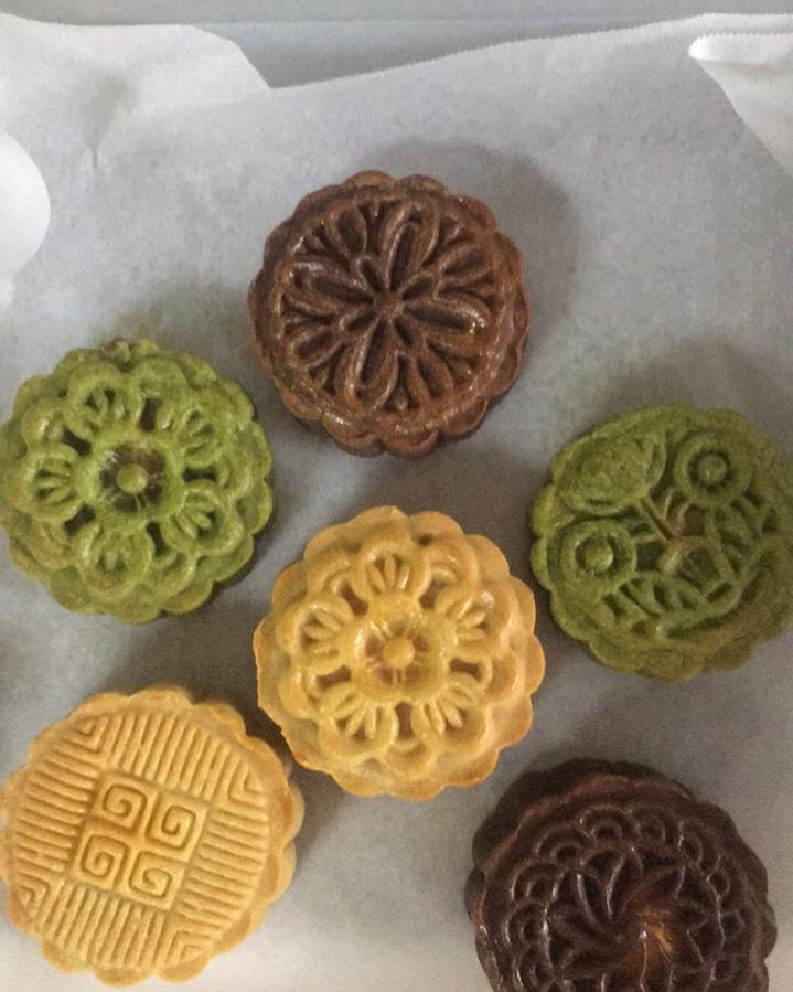 广式月饼—蛋黄莲蓉月饼