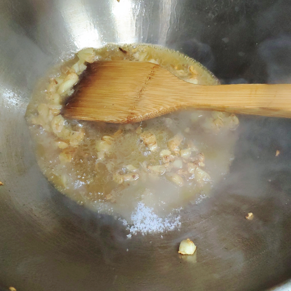 红烧荷包蛋-做法简单绝对好吃的一款家常菜的做法 步骤3