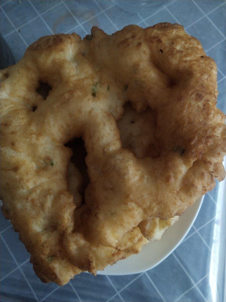 早餐店炸葱油饼 外酥里软 葱香味十足 附细节视频详解