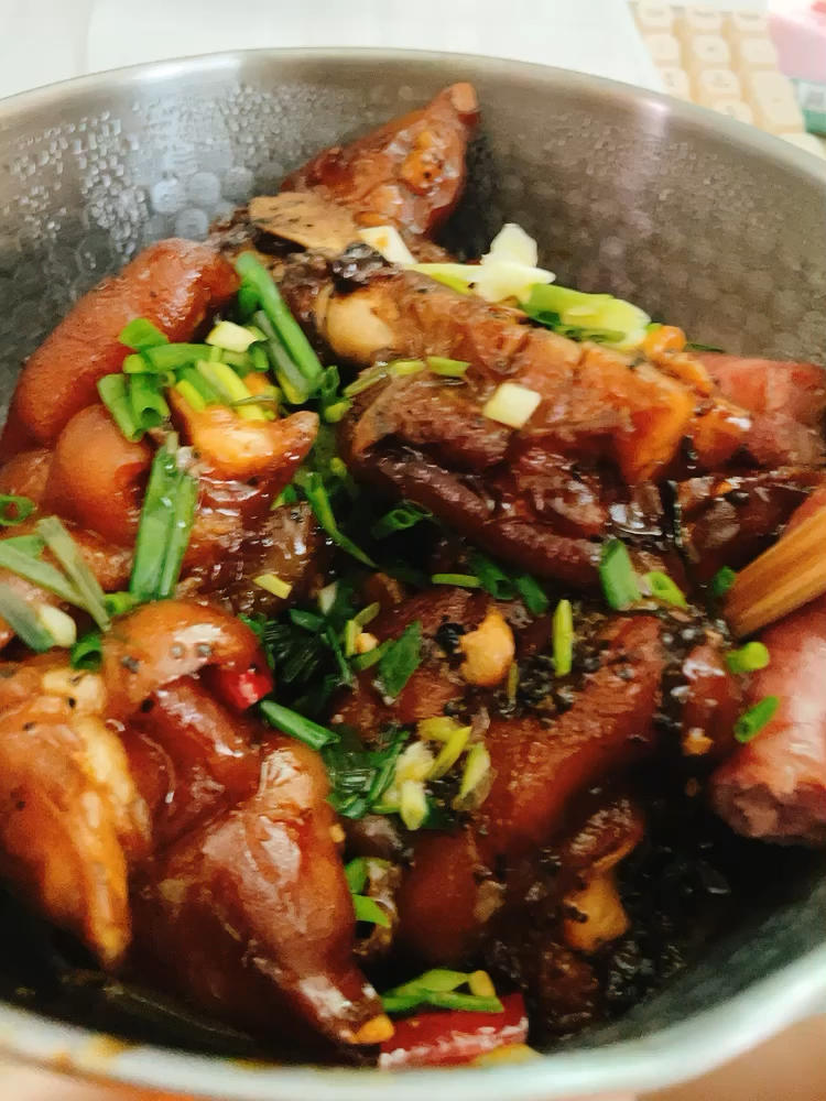 红烧猪蹄，酱香味，超级过嘴瘾的卤猪蹄